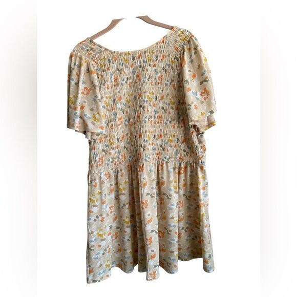 Cato flowy blouse 14-18W Warm floral pattern, butterfly sleeves. - Picture 2 of 4